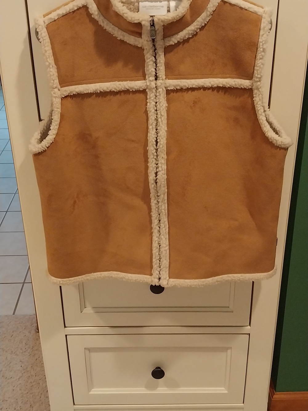 Liz Claiborne Cream Sherpa Vest
